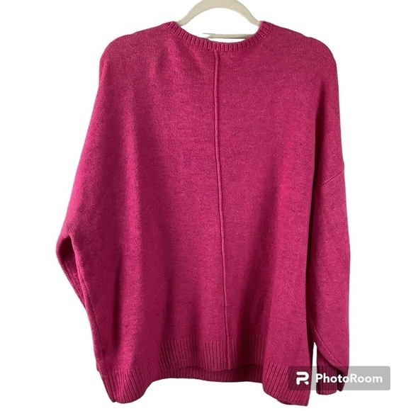 Vince Camuto Pink Long Sleeve V-Neck Sweater - Picture 2 of 4